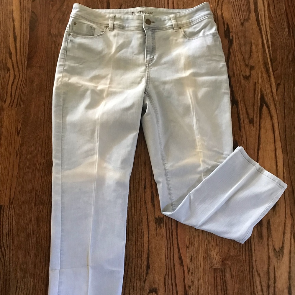 Chico’s Platinum Ankle Pant-Roll Up Crop